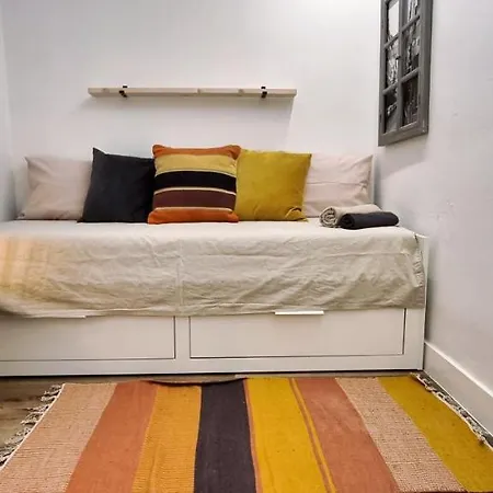 Apartment Exclusive Two Bedroom In Centre *